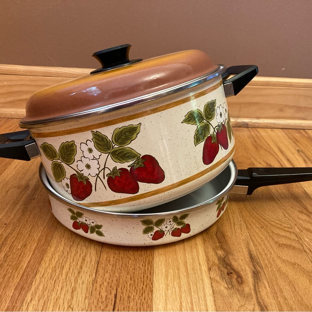 Vintage enamelware set of pot, pan, lid